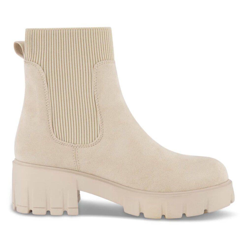 BRAND NEW IN BOX!! Cushionaire Sparks Memory Foam Chelsea Boots in Cream sz 8